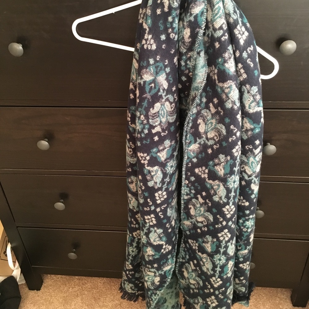 Blanket meets Scarf meets Perfection